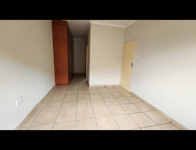 3 BEDROOM TOWNHOUSE FOR SALE IN WATERVAL EAST